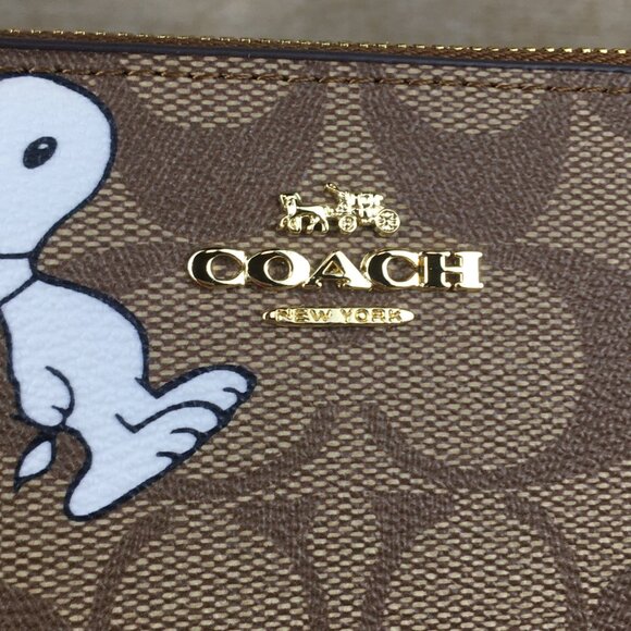 Coach X Peanuts Corner Zip Wristlet Wallet With Snoopy & Woodstock - Picture 6 of 10